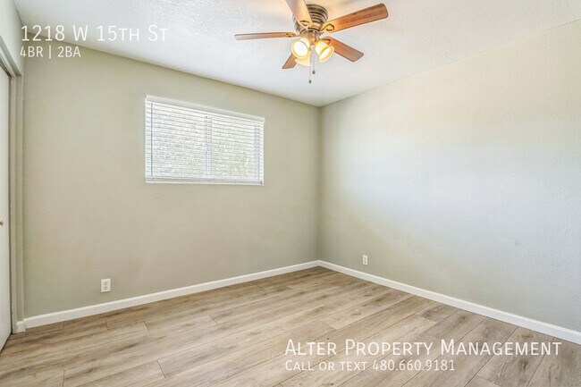 Building Photo - 1218 W 15th St