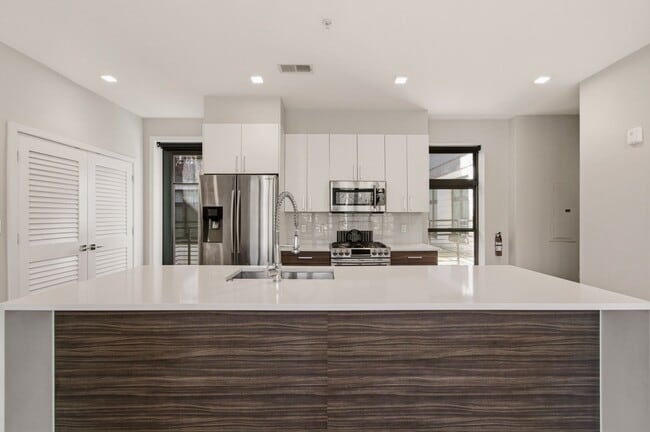 Building Photo - 1345 K St SE