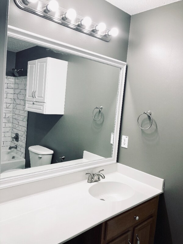 Building Photo - 98 Creek Bend Dr