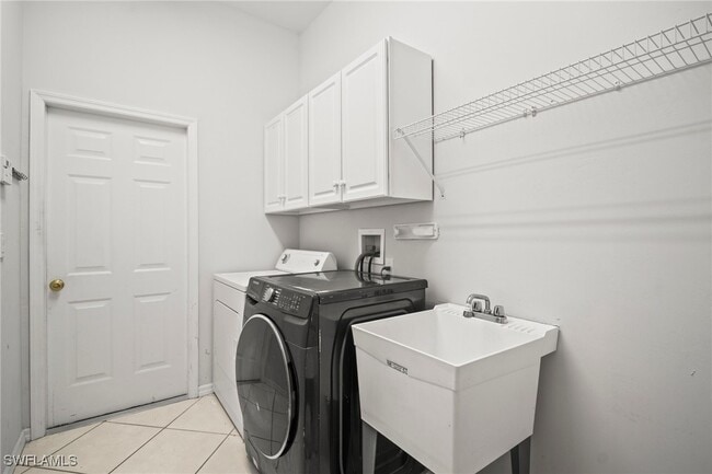Building Photo - 1072 Port Orange Way