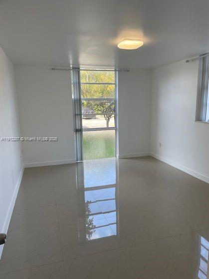 Building Photo - 16950 W Dixie Hwy