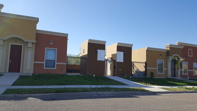 Building Photo - 3104 Scotland Dr