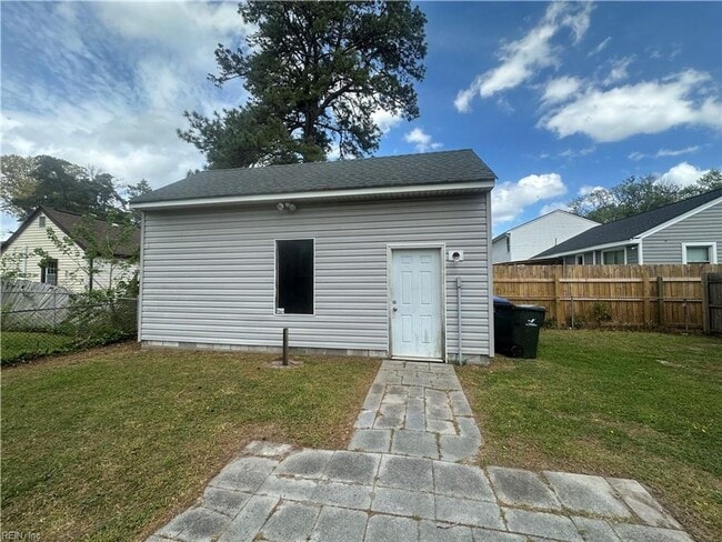 Building Photo - Adorable Ranch Home in Sherwood Forest!