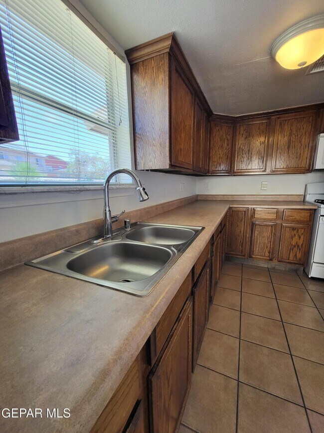 Building Photo - 2992 Tierra Limon Dr