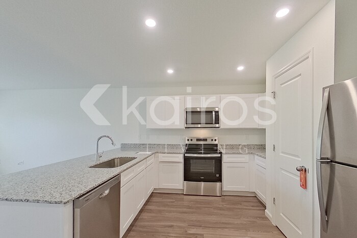 Building Photo - 8475 W 98th Ave