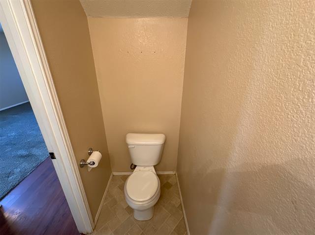 Building Photo - 4221 Meadowknoll Dr