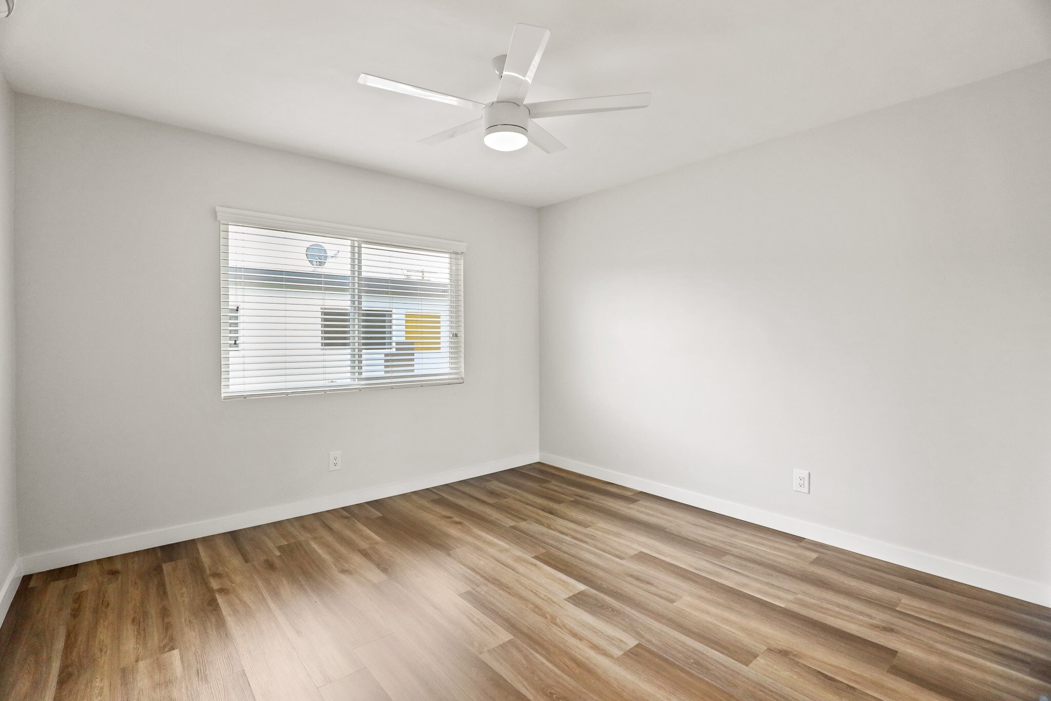 Building Photo - 1358 W 36th St