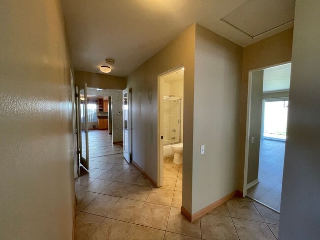Building Photo - Recently Remodeled 4 Bedroom 2 Bath Single...