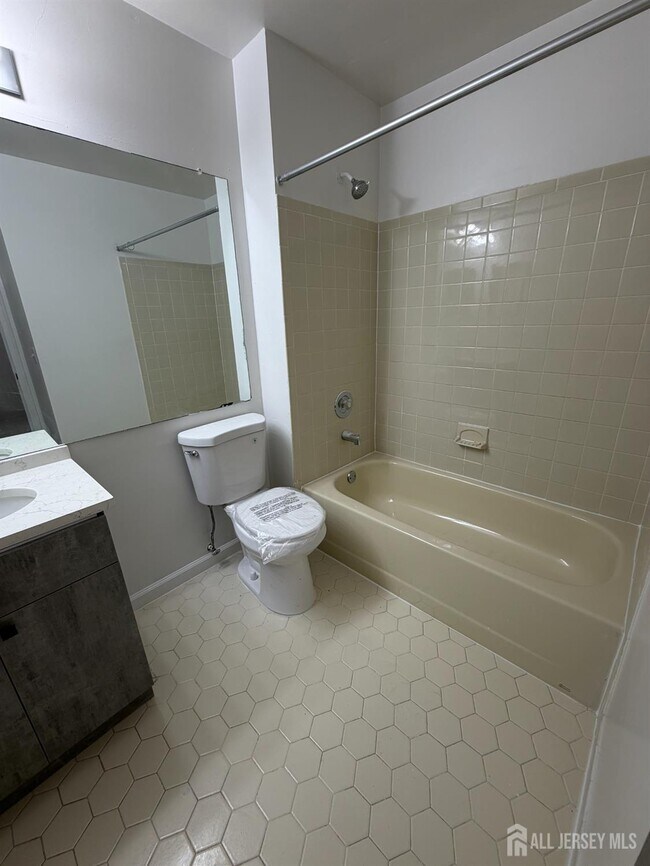 Building Photo - 32 Columbus Dr