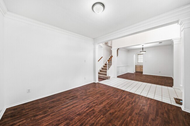 Building Photo - 4323 Ringrose Dr