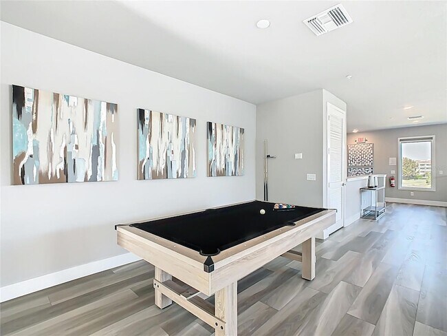 Building Photo - 7740 Sandy Ridge Dr