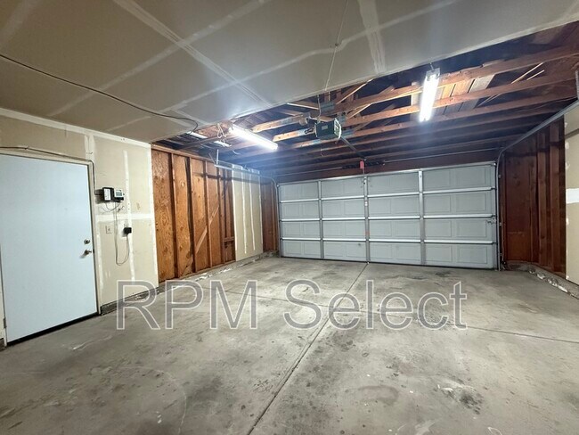 Building Photo - 2264 Americana Dr