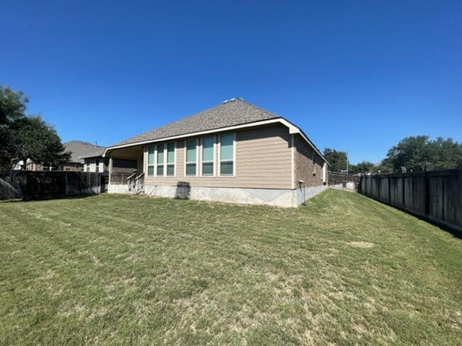 Building Photo - Beautiful 4-Bed Single-Story Home in Desirable Potranco