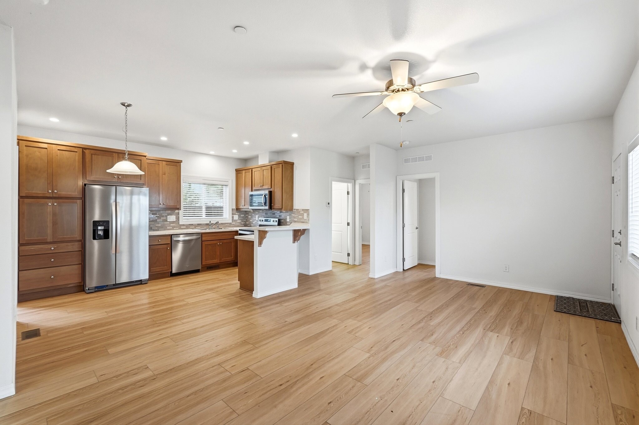 Building Photo - 7317 Kelvin Ave