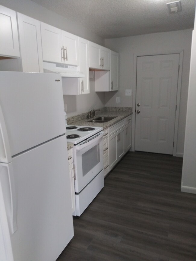 Building Photo - Fieldcrest 328