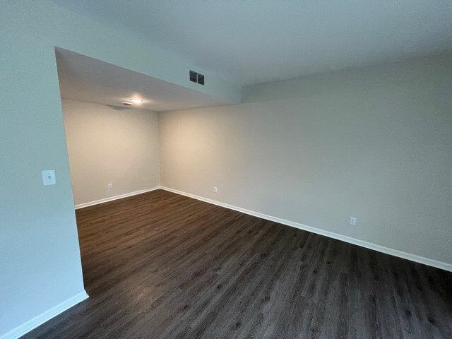 Upgraded Dinning Area - Briarlane Apartments