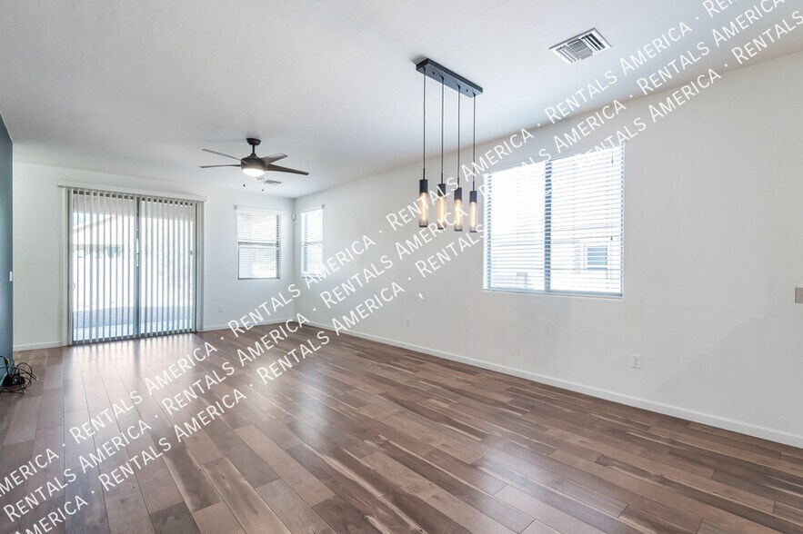 Building Photo - 3323 S Lakeside Ridge Loop