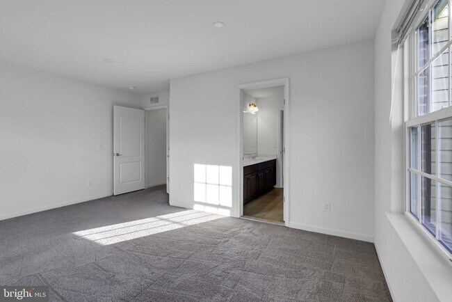 Building Photo - 40560 Aldie Springs Dr