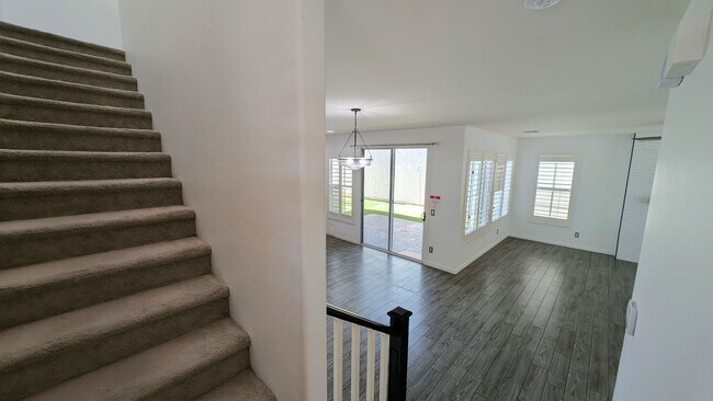 Building Photo - 3 Bedroom Home in the Mulberry Community Near S Signal Butte Rd and E Guadalupe Rd!