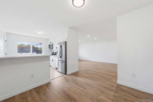 Building Photo - 810 Blooming Grove Turnpike