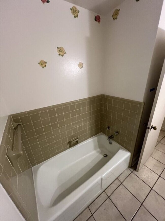 Building Photo - 8823 Cefalu Dr
