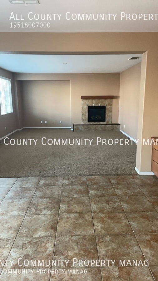 Building Photo - 40298 Hannah Way