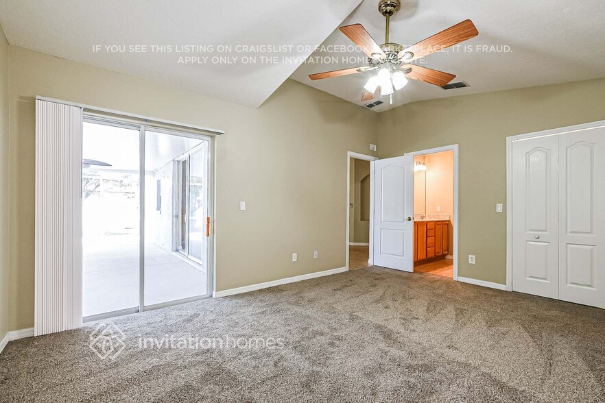 Building Photo - 10207 Summer Elm Ave