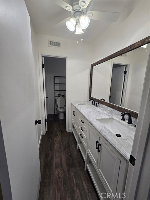 Building Photo - 564 E Fellows Dr