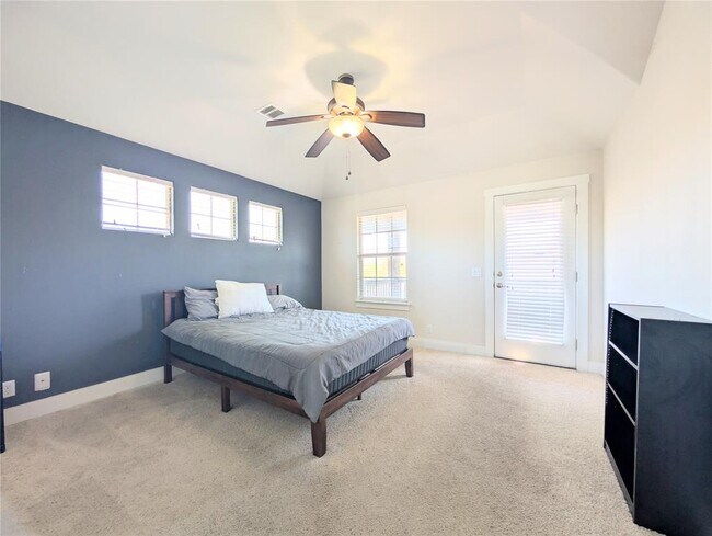 Building Photo - 6800 Bay City Bend