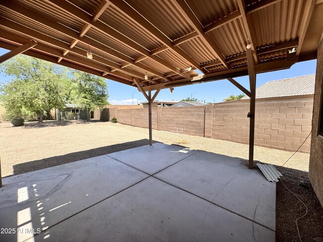 Building Photo - 9138 W Ross Ave