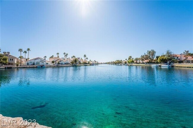 Building Photo - 3151 N Soaring Gulls Dr