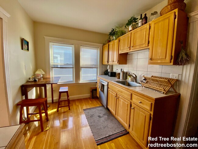 Building Photo - 57 Berkeley St