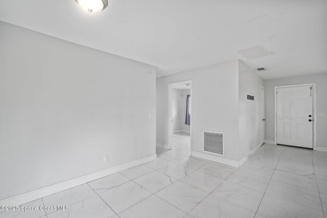 Building Photo - 93 Prospect Ave