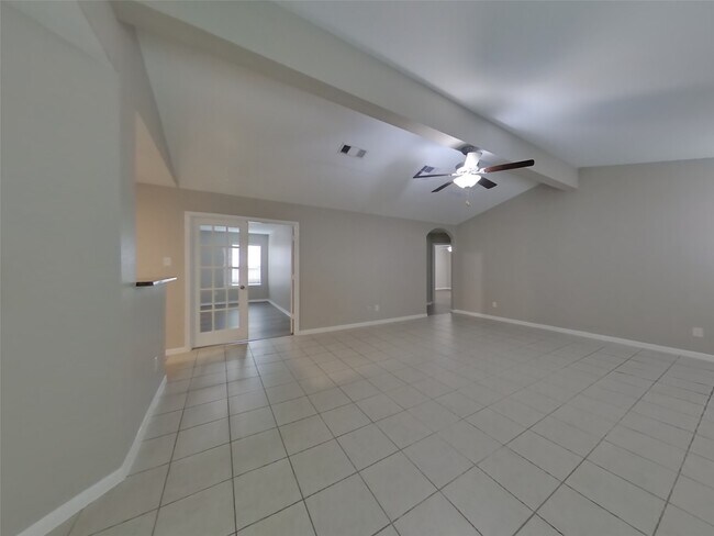 Building Photo - 308 Summer Horse Dr