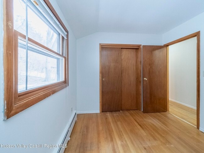 Building Photo - 30 Redwood Rd