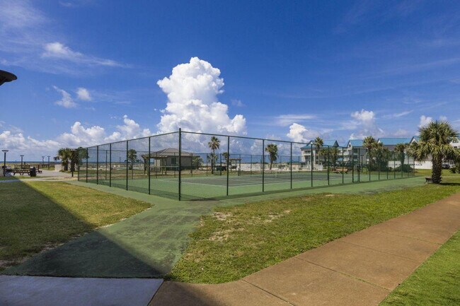 Building Photo - 400 Plantation Rd