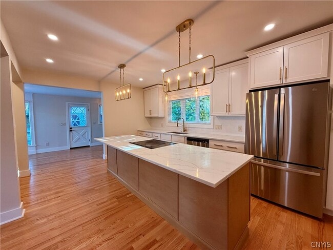 Building Photo - 11 Sanger Ave