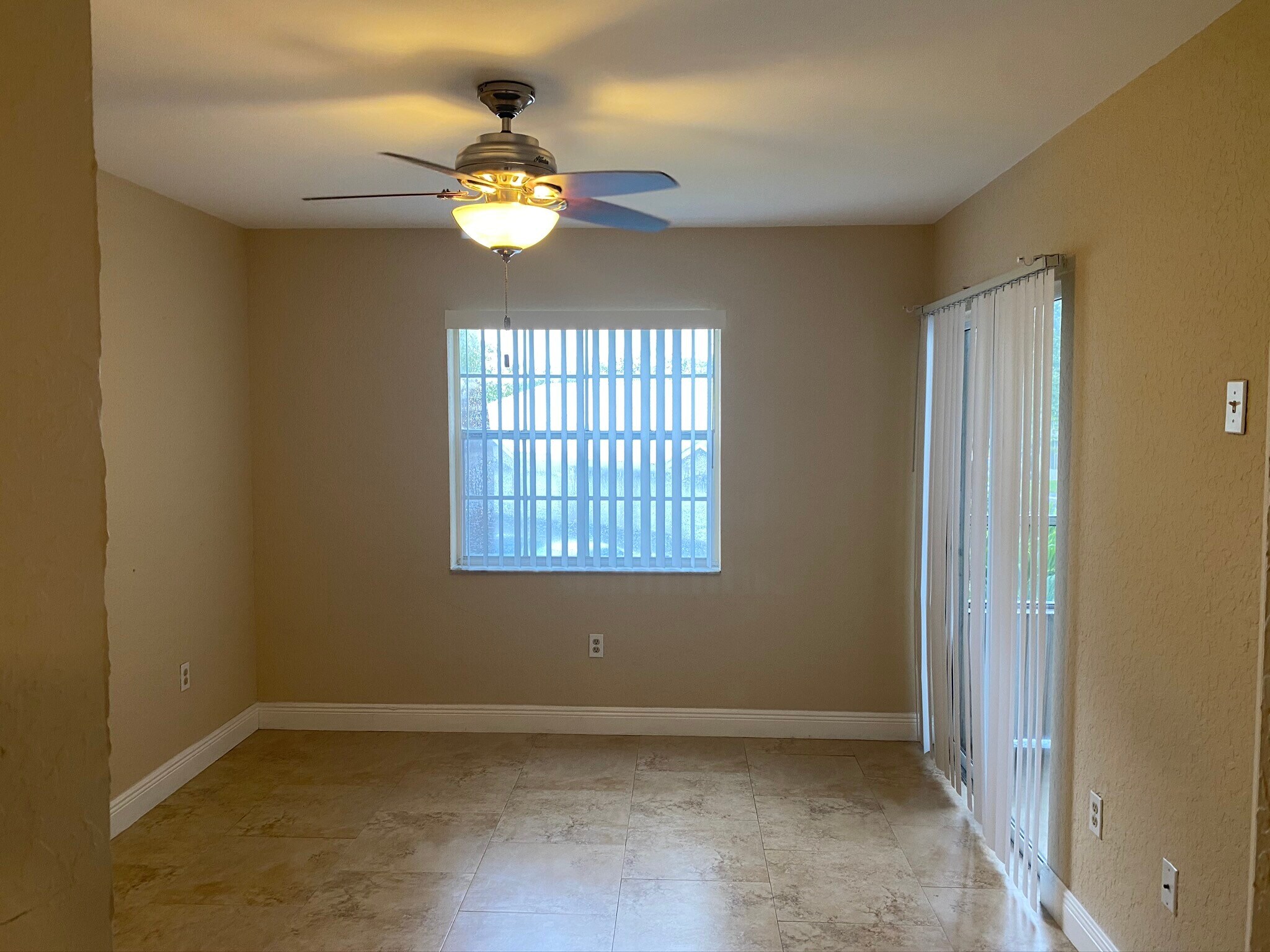 Building Photo - 2851 N Oakland Forest Dr