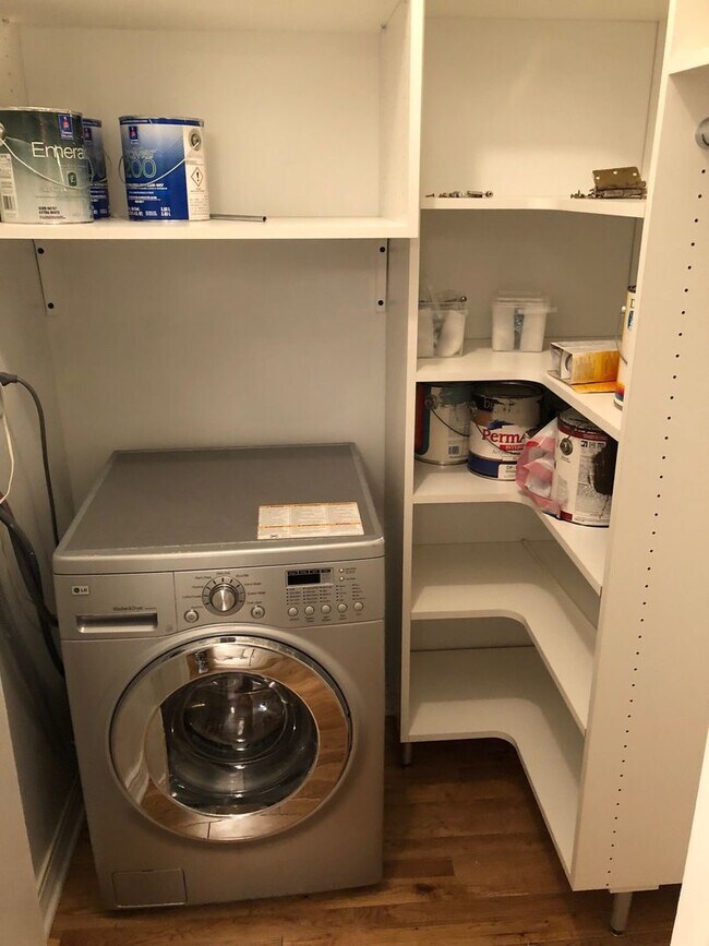 Building Photo - 2700 W 44th St