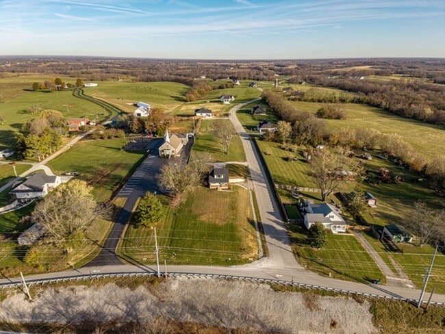 Building Photo - Furnished Country Home For Rent