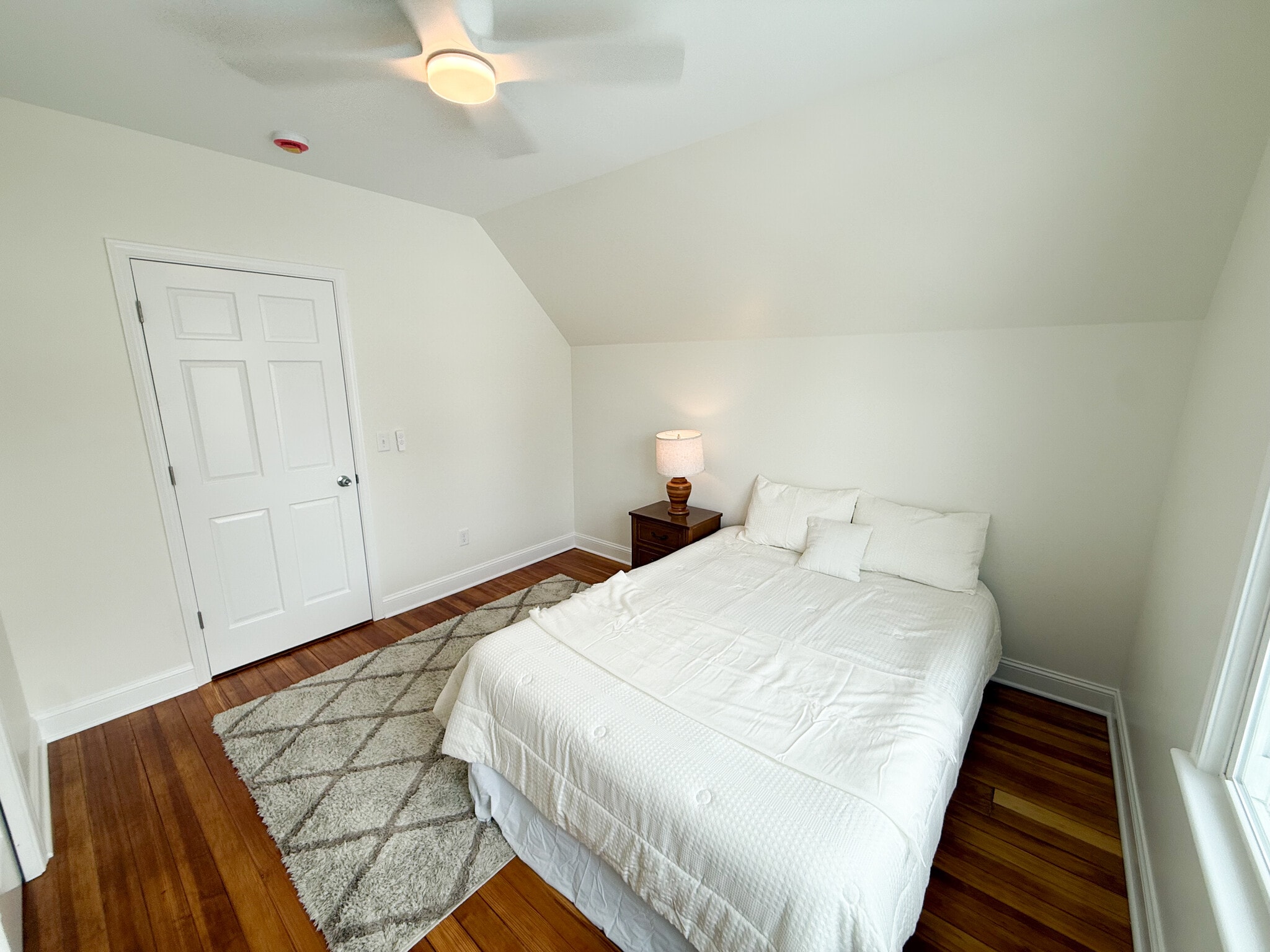 Building Photo - 602 Grove St