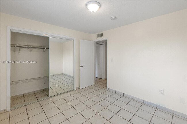 Building Photo - 677 SW 9th Ave