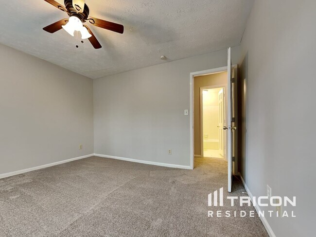 Building Photo - 955 Willow Run