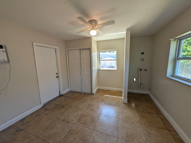 Building Photo - 180 Penn Way