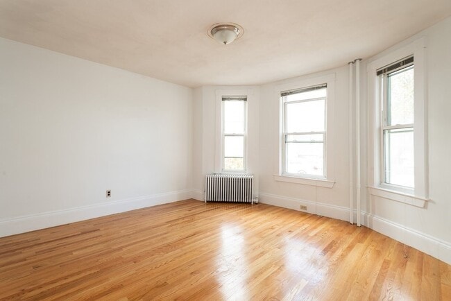 Building Photo - 43 Buttonwood St