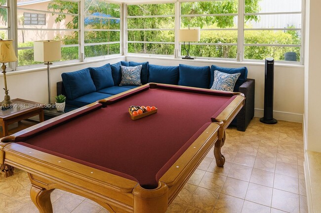 Building Photo - 504 SW 10th St