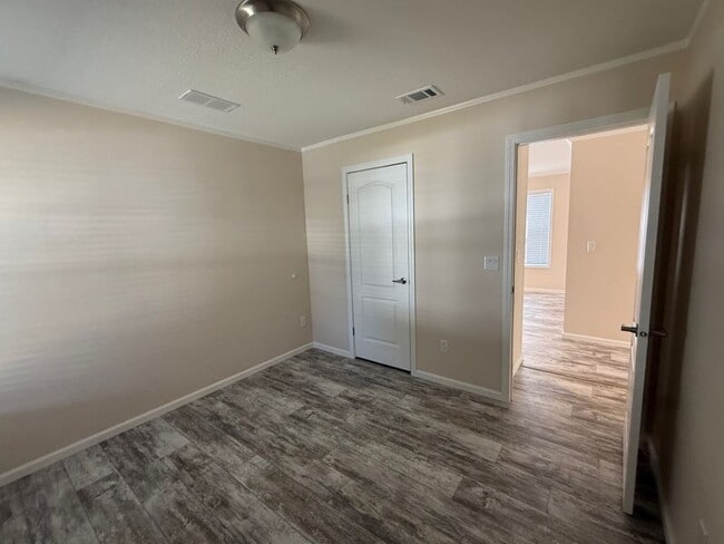 Building Photo - 4 Tahitian Dr