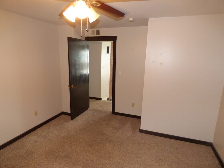 Building Photo - 2709 Middletown Rd