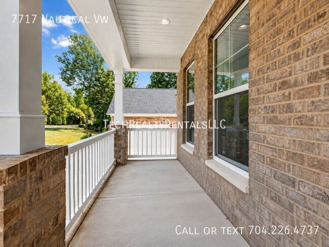Building Photo - 7717 Nautical View
