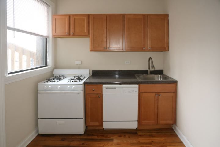 Building Photo - 3728 N Pine Grove Ave